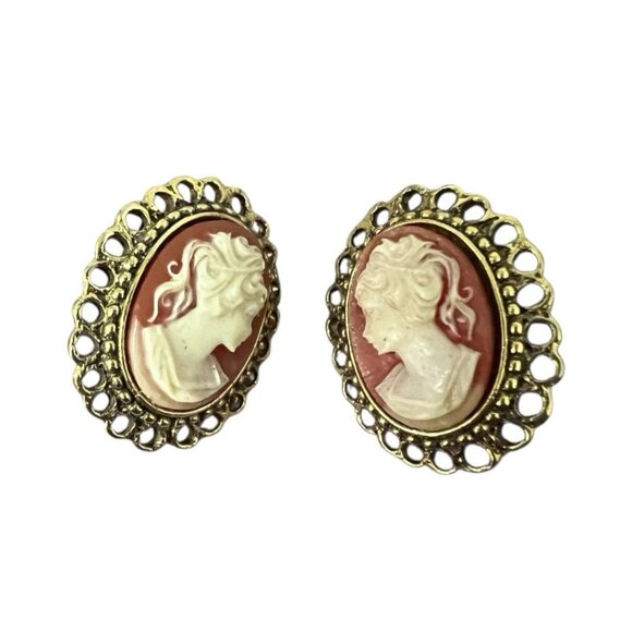 Vintage Cameo Brooch And Clip On Earrings Set Victorian Style Gold Tone Unsigned - Picture 4 of 5